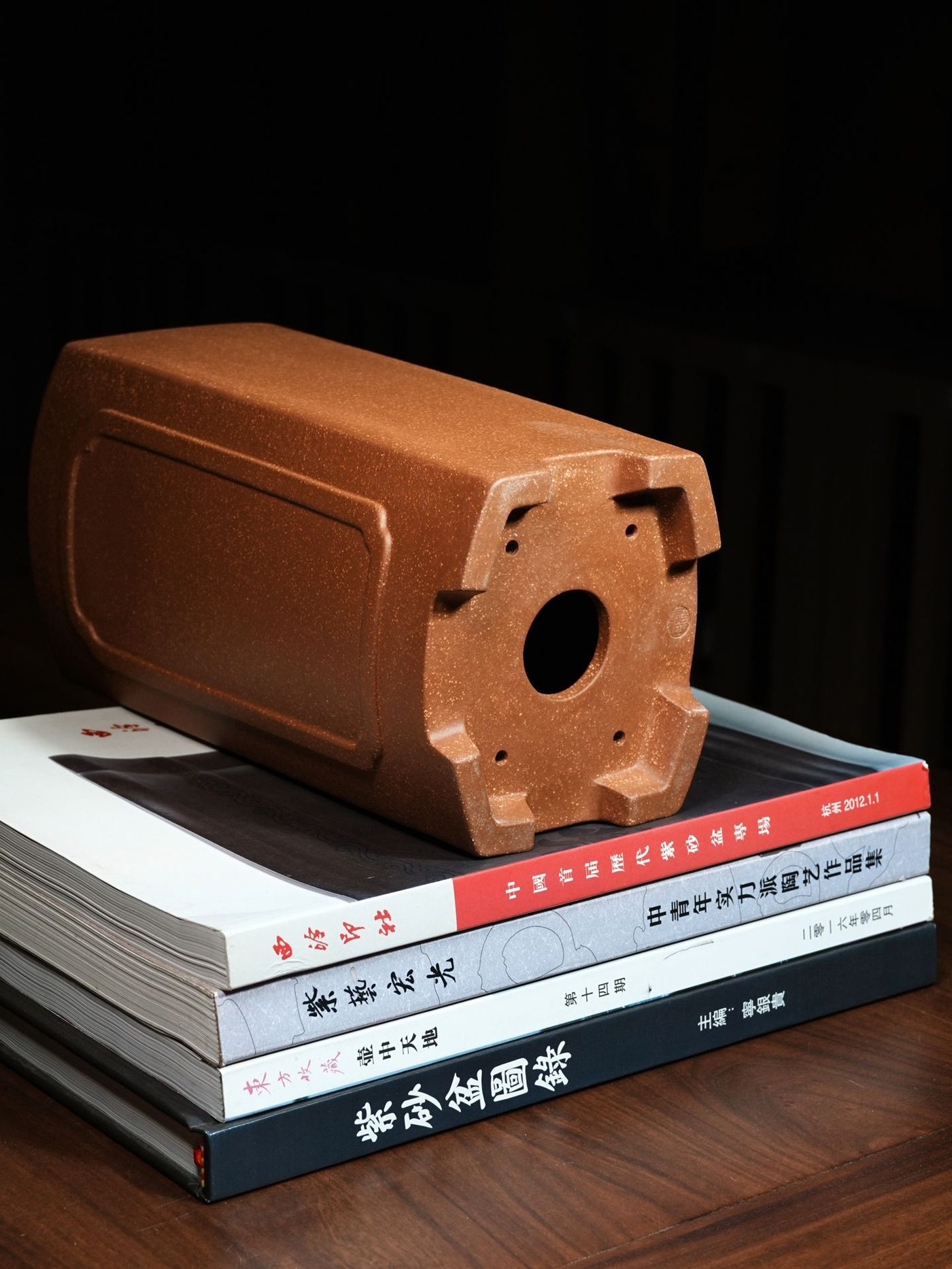 紫砂花窗枕式签筒 实拍角度8