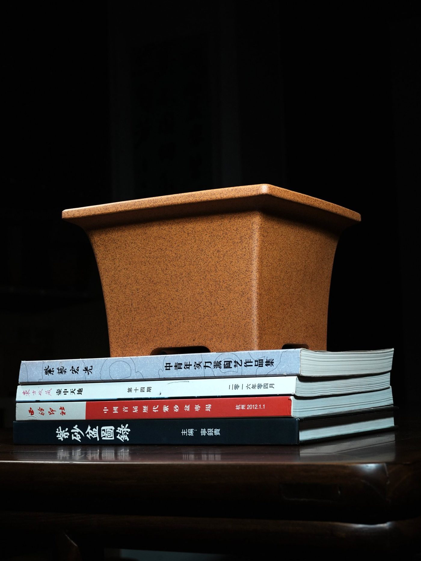 宽口束腰四方紫砂花盆 实拍角度4