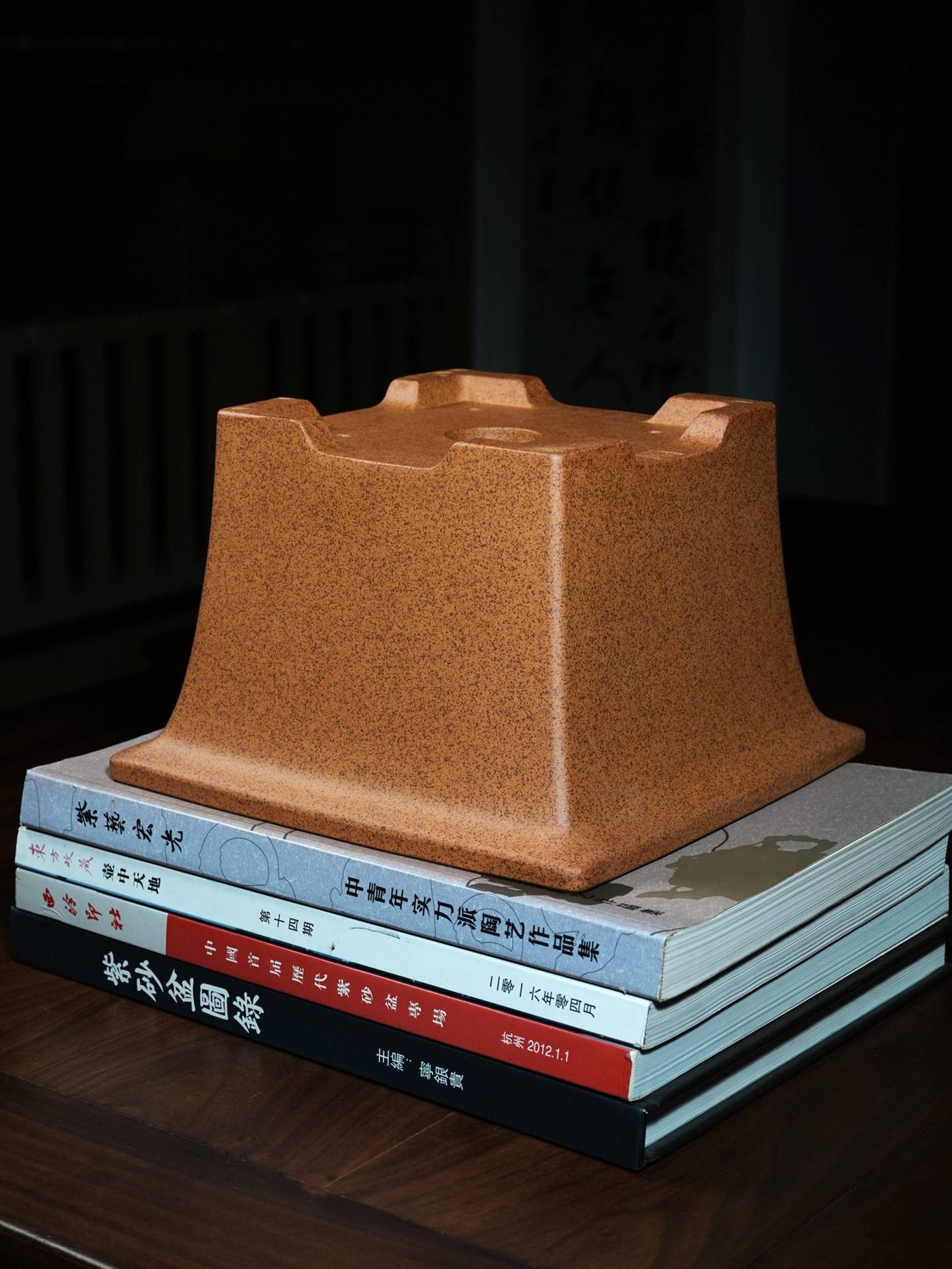 宽口束腰四方紫砂花盆 实拍角度7