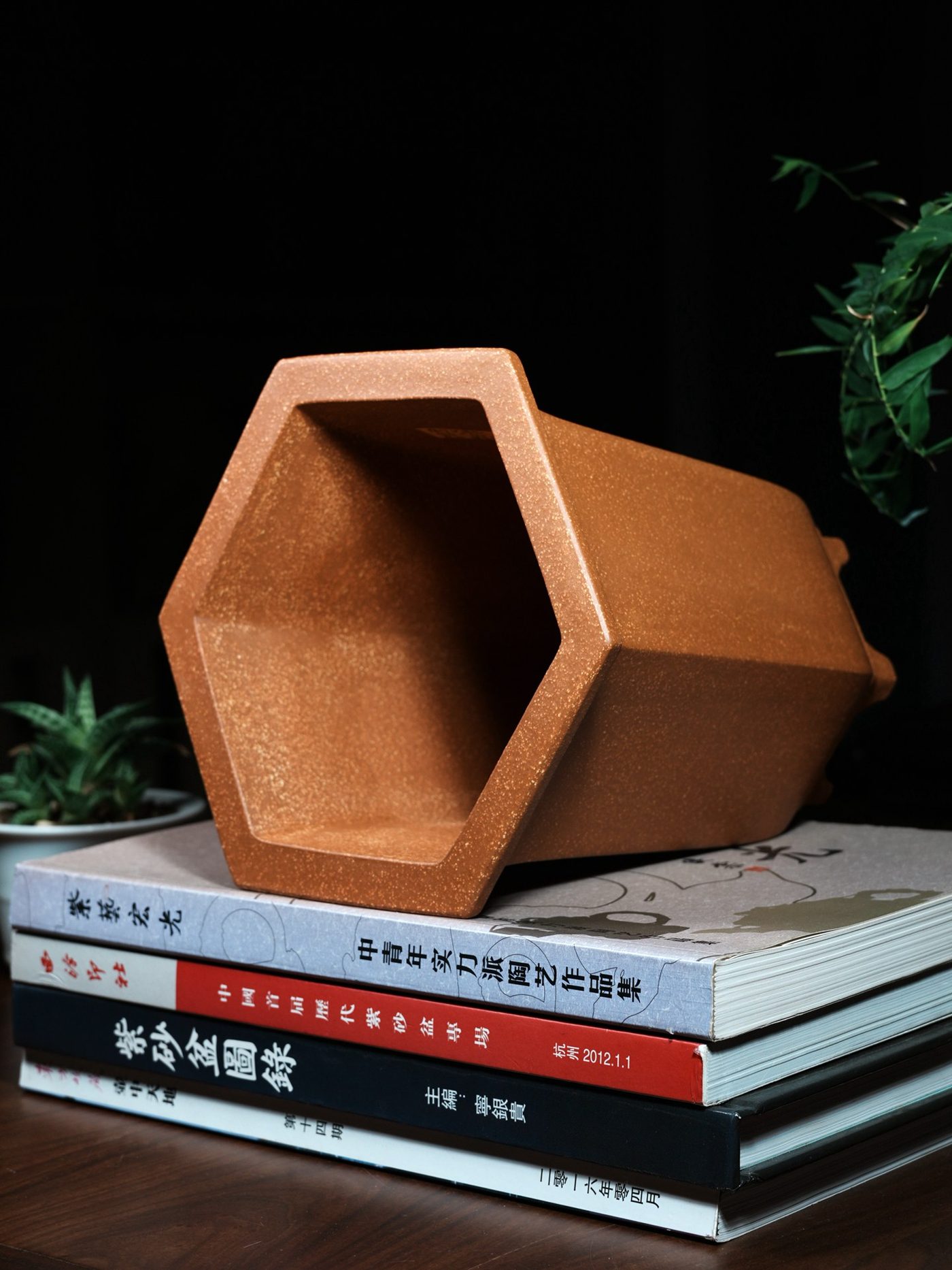 紫砂飘口六方金钟（彩凤） 实拍角度4