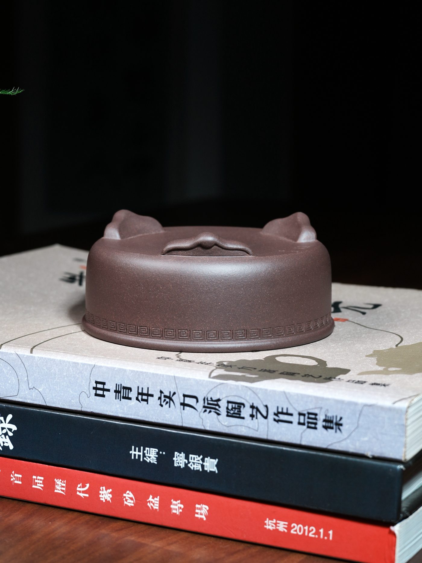 紫砂如意三足圆盆 实拍角度4