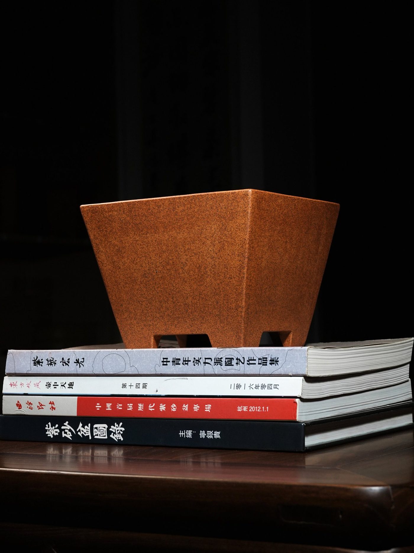 四方斗型盆 · 紫砂花盆 实拍角度3