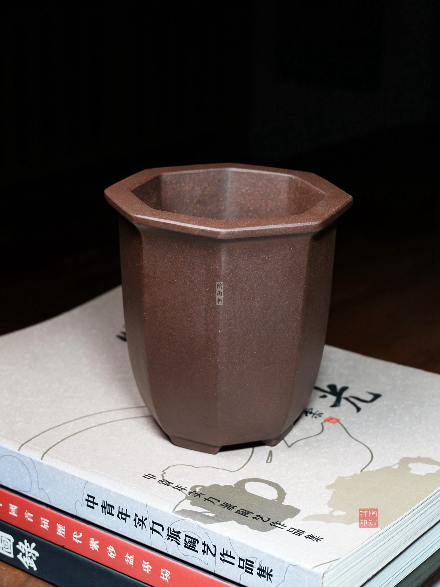 紫砂吴化明八方金钟 实拍角度2