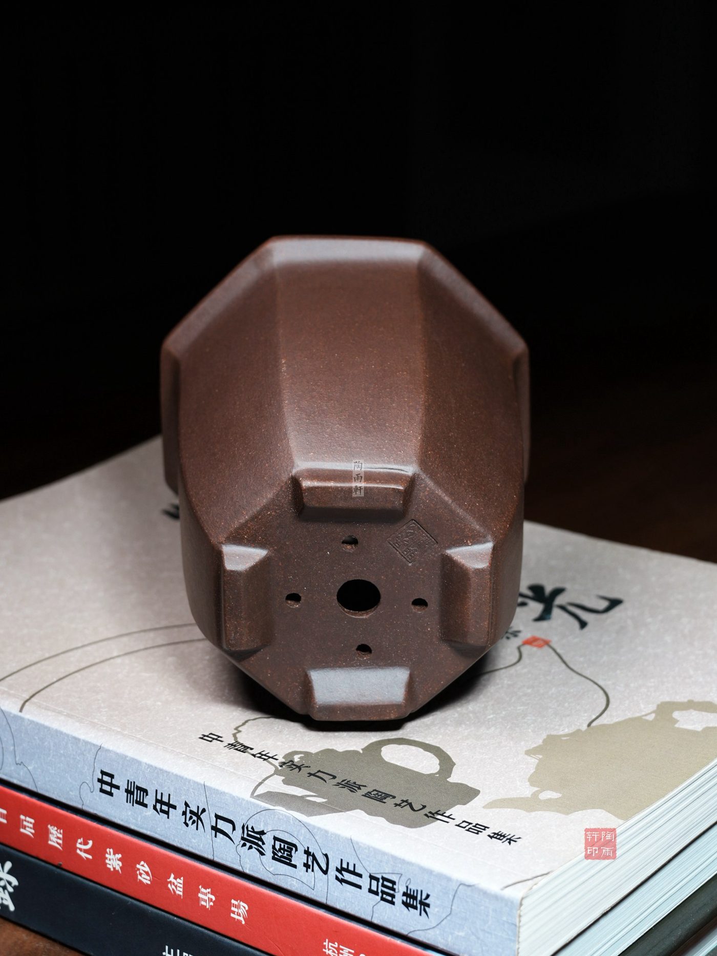 紫砂吴化明八方金钟 实拍角度8
